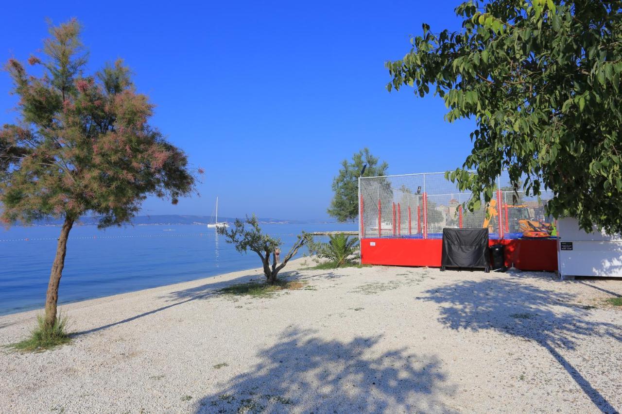 Apartments With A Parking Space Kastel Gomilica, Kastela - 21630 외부 사진