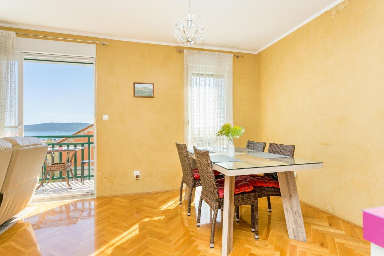 Apartments With A Parking Space Kastel Gomilica, Kastela - 21630 외부 사진