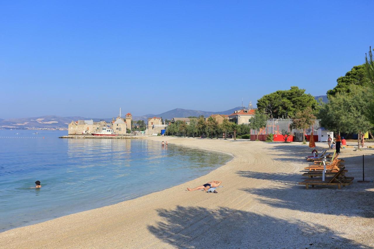 Apartments With A Parking Space Kastel Gomilica, Kastela - 21630 외부 사진